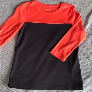 3/4 sleeve red and black top